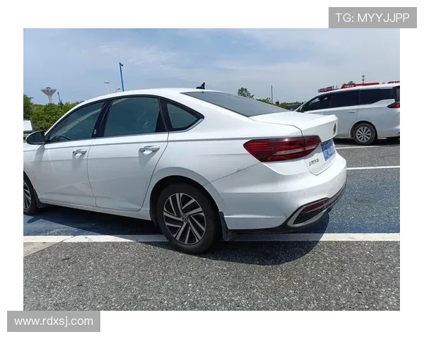 10万预算精明选车全新宝来与朗逸，哪款合资家用轿车更适合您